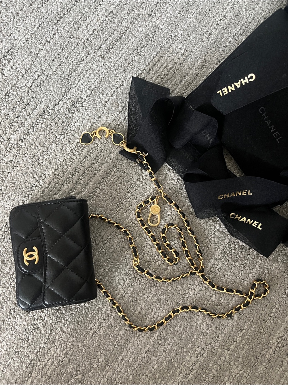 RARE CHANEL 22K Lambskin Black - Belt Bag with Chain - Coco de Toi Amour - Picture 8 of 9